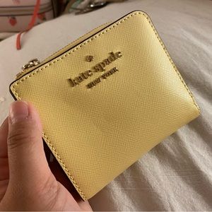 Kate Spade Yellow L-zip Bifold Wallet 💛